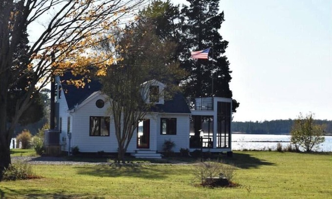Cambridge House | Chesapeake Sunset Cottage