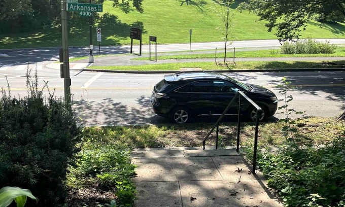 Petworth Apartment | Chic 1-Bedroom Retreat Near Rock Creek Park, Private Entrance & Spa Bath