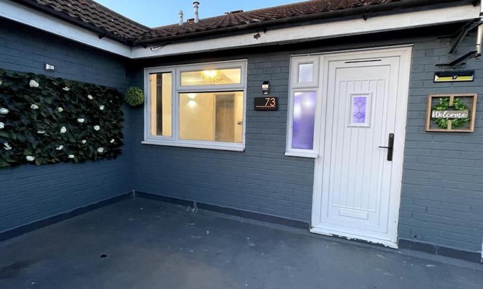 Trimley Apartment | Chic 2 Bedroom Flat