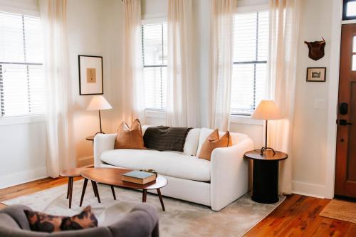 Jasper House | Chic 2br Cabin D By Mhm Luxury Properties