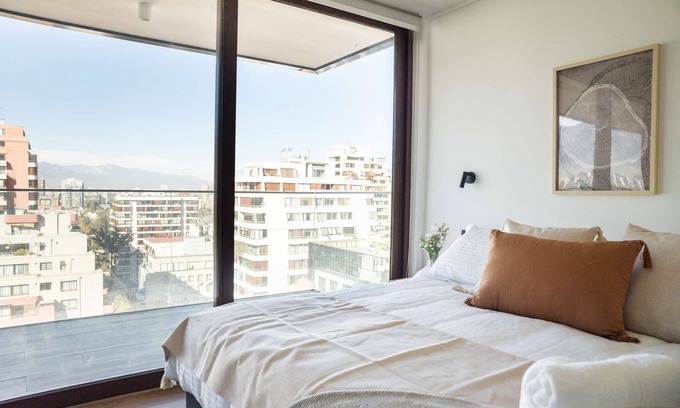 El Golf Apartment | Chic 2BR Haven in the Heart of Las Condes Oasis