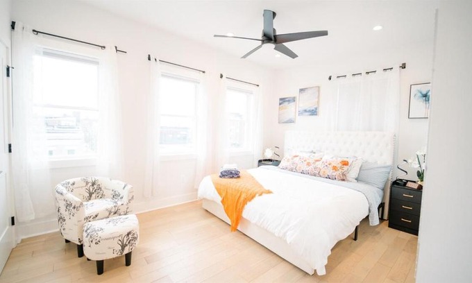 Park View Villa | Chic 4BR DC Retreat -Rooftop & Free Parking!