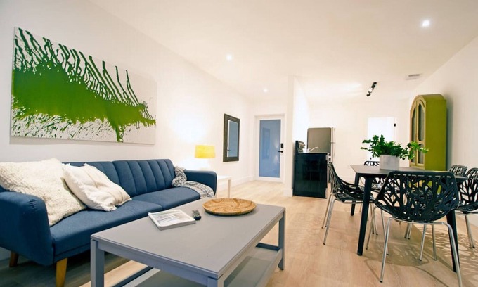 Eastern Shores Condo | Chic apartment beside canal and near the beach