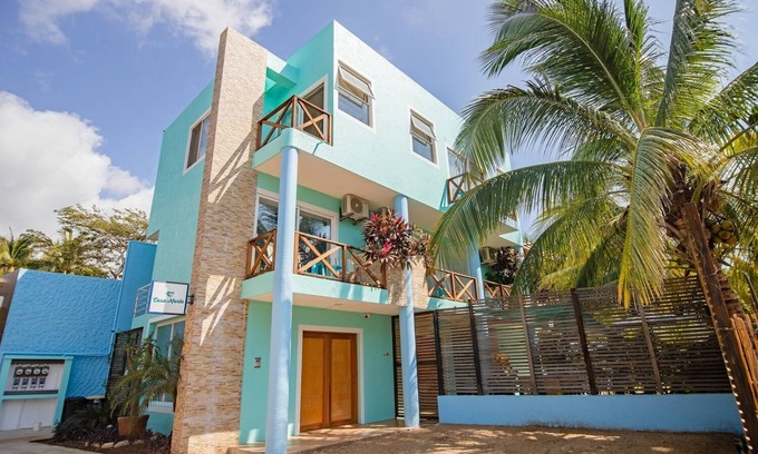 Los Tamarindos House | Chic Beach House w/Pool, A/C & Penthouse near La Punta – Walk to the Ocean!