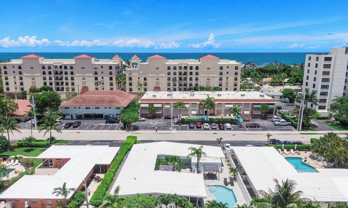 Dolphin Isles Apartment | Chic Modern Oasis with Pool – Steps from the Shore