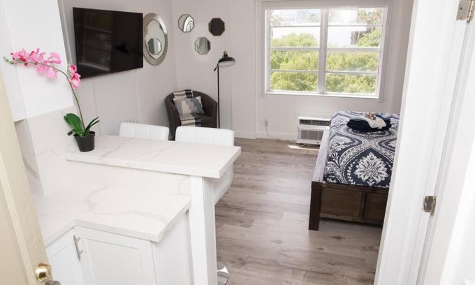 North Beach Apartment | Chic Ocean Retreat