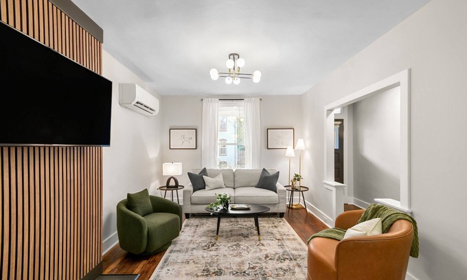 Frederick House | Chic, pets, walk to downtown