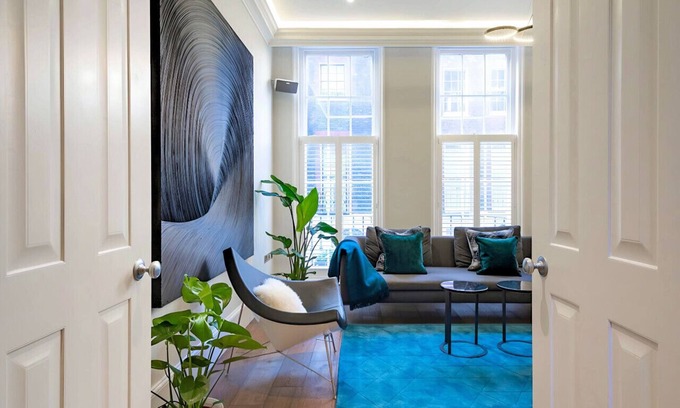 London City Centre House | Chic Townhouse in Trafalgar Sq & Covent Garden