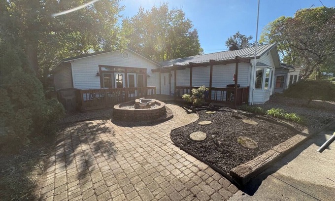 Millersport House | Chicks on Canal: 1 Min from Buckeye Lake Marina