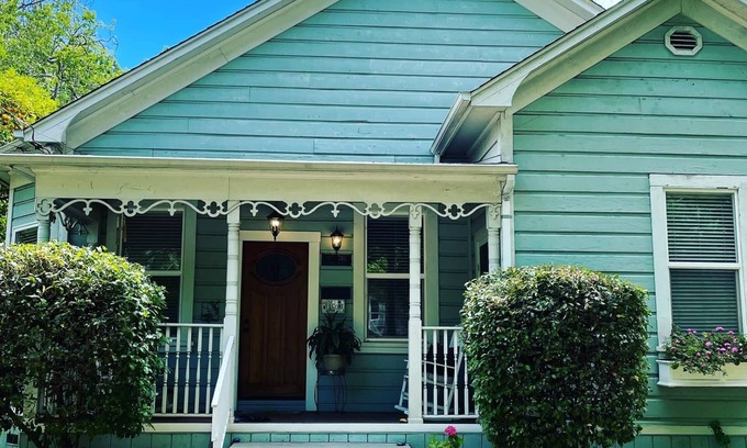 Chico House | Chico Charmer steps away from downtown, Chico State, & Lower Bidwell Park