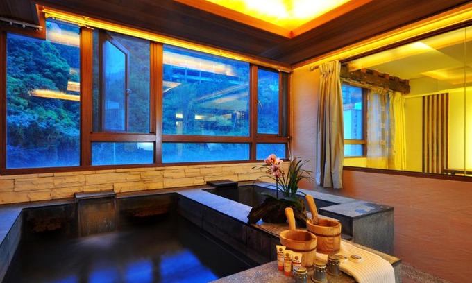 Ren'ai Hotel | Chief Villa Hot Spring Resort