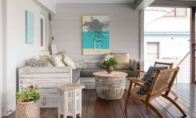 Mona Vale House | Choose your Beach from this Resort Style Getaway