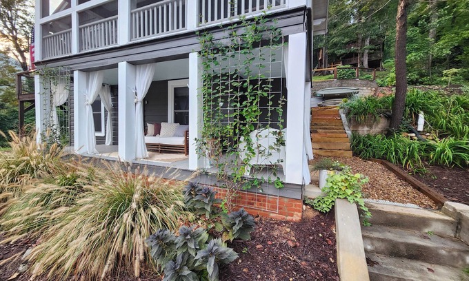 Chimney Rock House | Chow Phun Palace, it's cool, it's quirky and it's beautiful.book today!