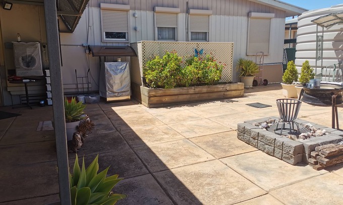 Kimba Hotel | Chrissie's Dongara - Pet Friendly