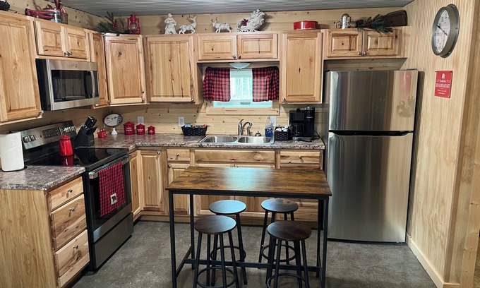 North Pole Cabin | Christmas Cabin in North Pole, Alaska