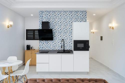 Littoral Department Apartment | CHROME Résidences Fidjrossè PLAGE