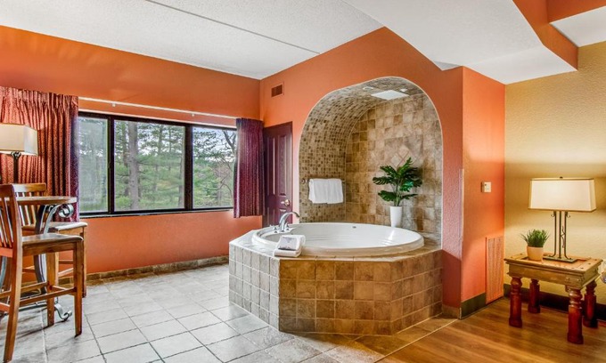 Wisconsin Dells Apartment | Chula Vista Resort 2217 and 2219