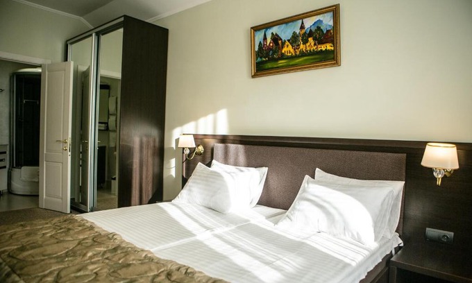 Vinnytsya Hotel | Churchill-Inn