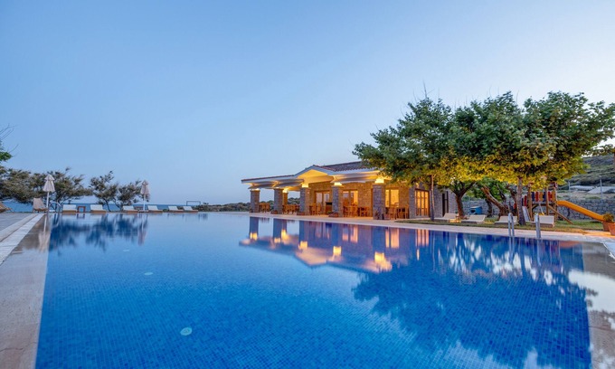 Gokceada Hotel | Cinarli Kasri Hotel