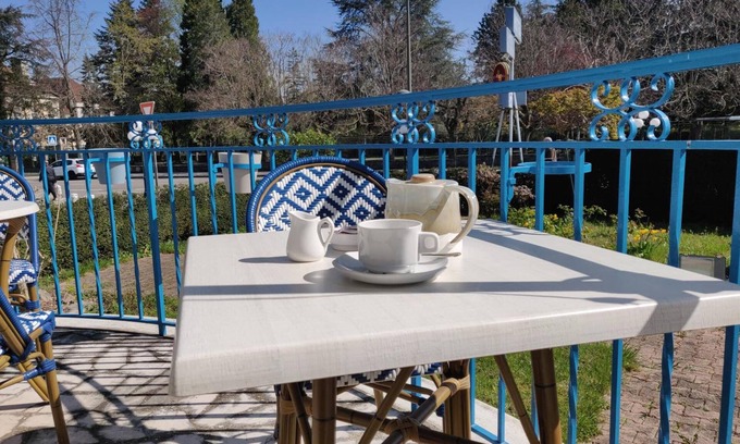 Bourg-en-Bresse Hotel | CITHOTEL LOGIS DE BROU