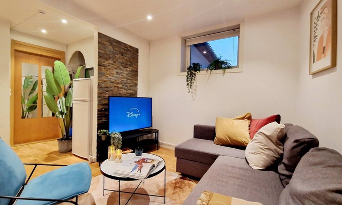 Bergen City Centre Apartment | City center retreat with king bed