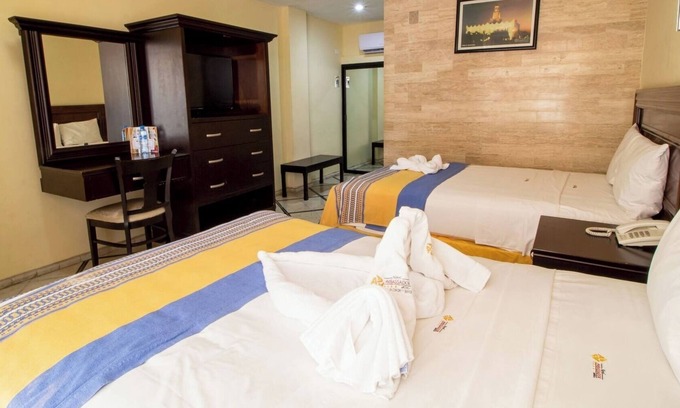Merida Municipality Hotel | City Center Two Double Room Mérida Stay with Pool, Garden and Comfort