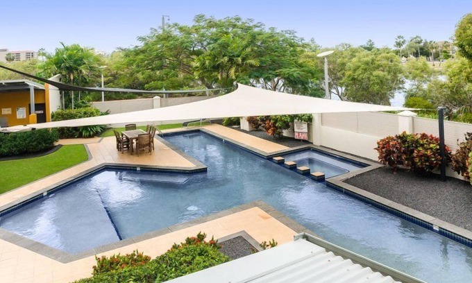 Townsville Apartment | City Stadium Apartment on the riverfront
