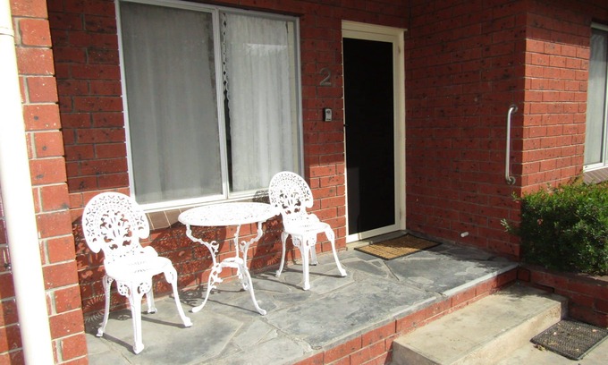 Melville Apartment | Clan Ranald Unit 2 ~ Short walk to all amenities! UNLIMITED FREE WI-FI!