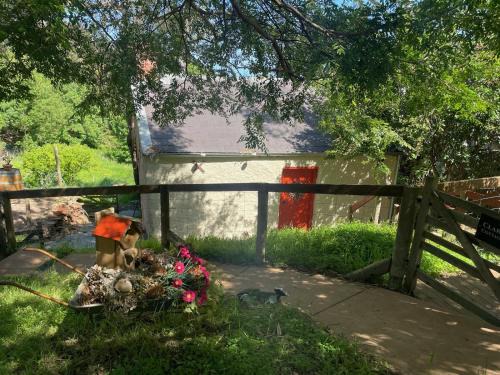 Willunga House | Clare Cottage ADL RW Pty Ltd trading as Murphys cottages