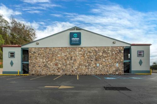 Kimball Hotel | Clarion Pointe Kimball By Choice Hotels