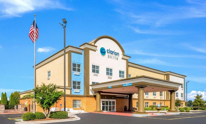 Madison Hotel | Clarion Pointe Madison-Huntsville