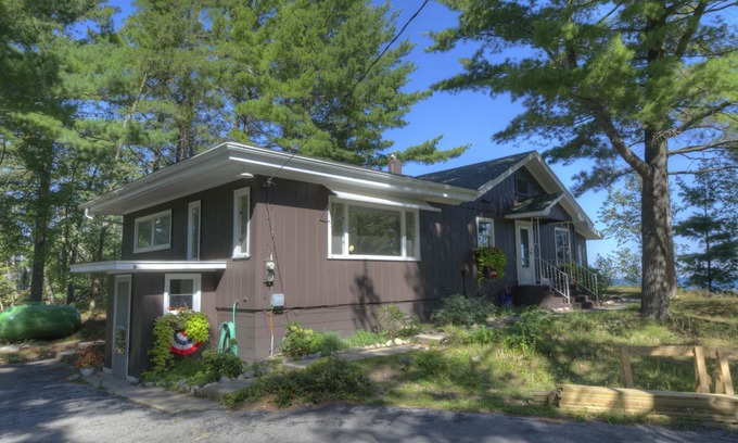 Glen Arbor Cottage | Classic Lake Michigan Cottage In Glen Arbor