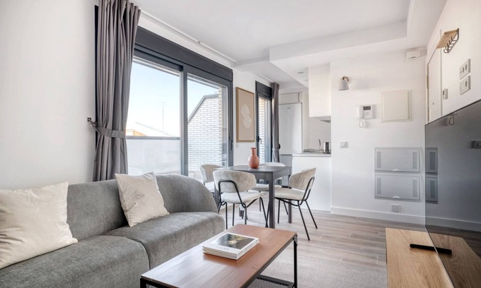 Guindalera Apartment | Classic Salamanca 2BR Penthouse w/Terrace, nr M30, by Blueground