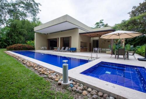 Anapoima Apartment | Classy 4BR Villa with Pool at Mesa de Yeguas
