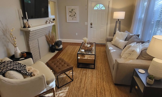 Greenville - Spartanburg House | Classy Copacetic Cottage-King bd, Clean, close to Downtown, Furman, Swamp Rabbit