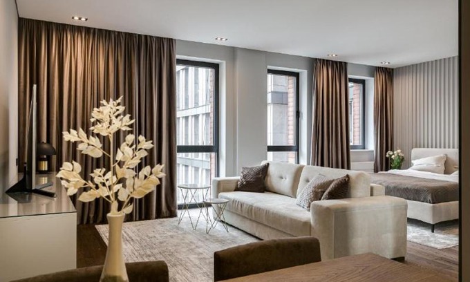 Kyiv Apartment | Classy Studio in Chicago, a Luxurious Condo