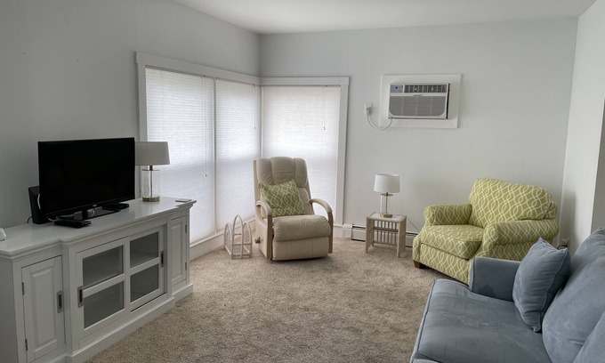 Stone Harbor Cottage | Clean and affordable family cottage