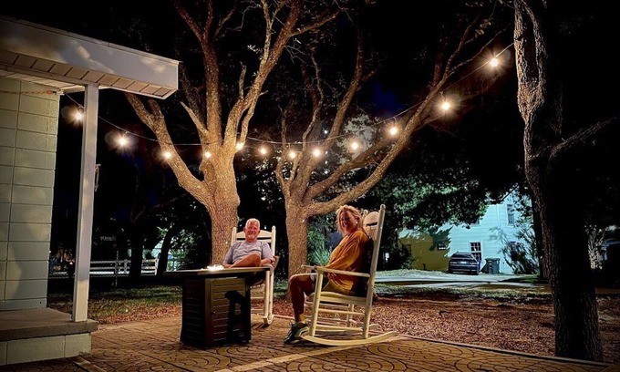 Crescent Beach Cottage | Clean, cozy 2 BR beach cottage/pets ok/2 min walk to beach & ice cream shop