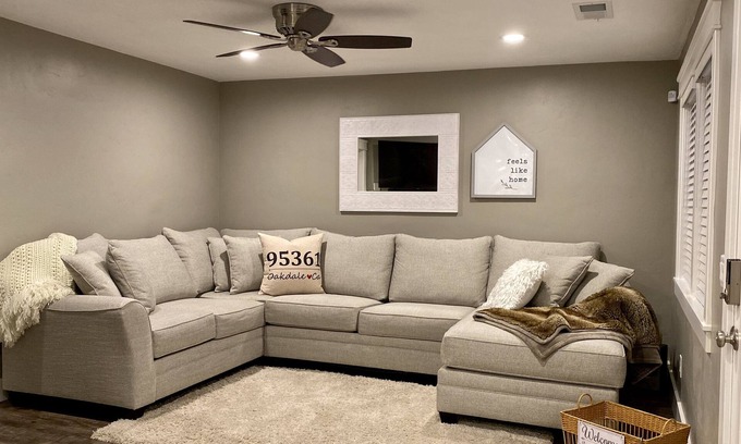 Oakdale House | Clean freaks! Cute, Modern, Clean, Updated Duplex!