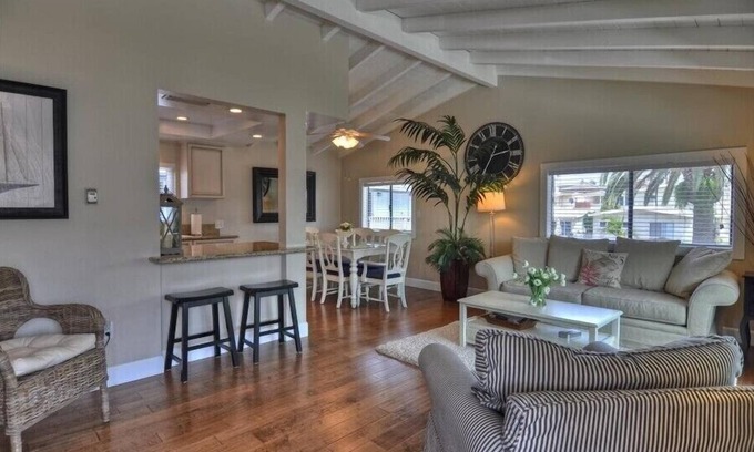 Corona del Mar Condo | Clean & Highly Rated - Close to CDM Beach/Village, A/C&Garage