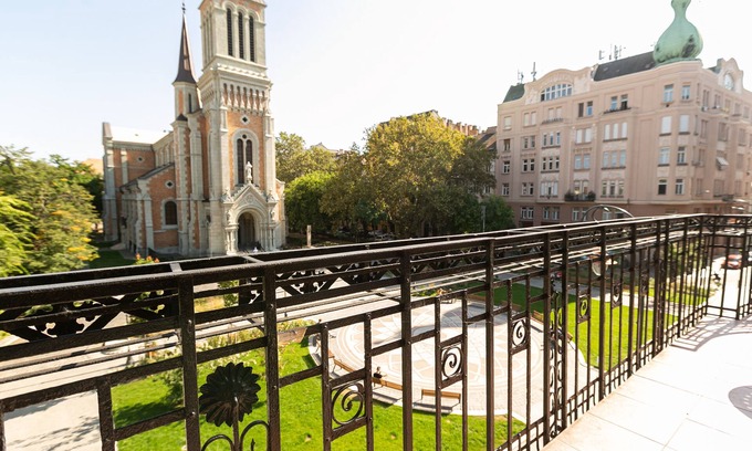 Belso-Ferencvaros Apartment | Clean, spacious luxury apt with balcony overlooking beautiful church square