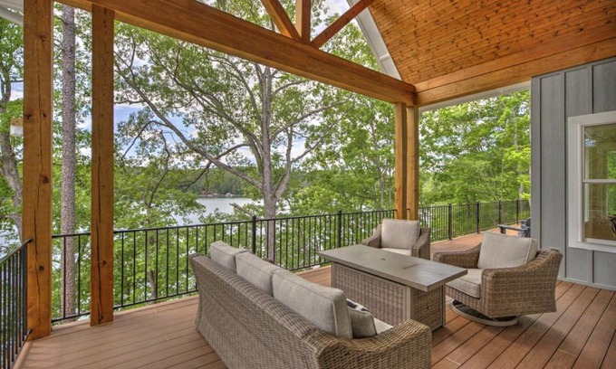 West Union House | Clear Sail Way