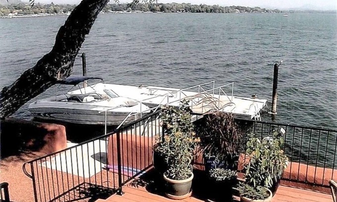 Clearlake Park House | Clearlake Lakefront Panoramic View 4 BR/3 BA Home