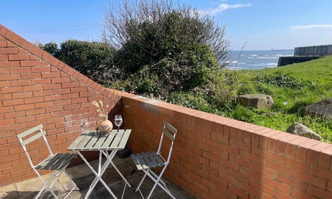 Cullercoats House | Cliff Haven, Sea View Holiday Home.