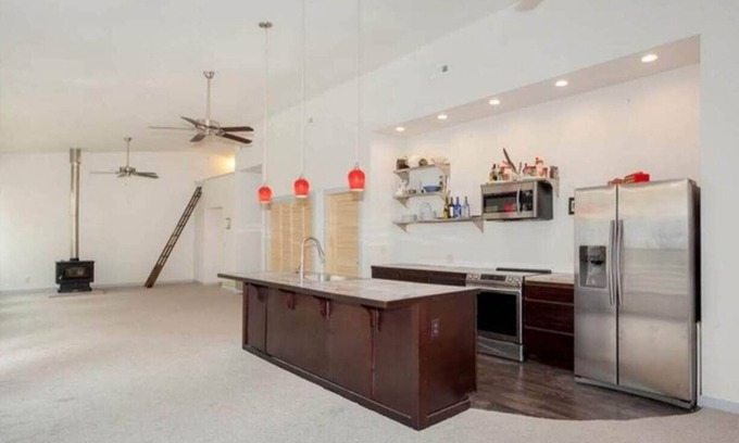 West Fork House | Cliffside View of Northwest Arkansas