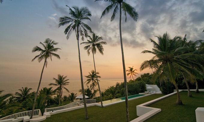 Matara Villa | Clifftop Villa With Infinity Pool & Beach Access