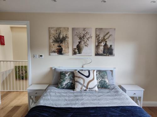 Canning Town Bed & Breakfast | Clifton House O2 & Excel Rooms with private bathroom and Breakfast option