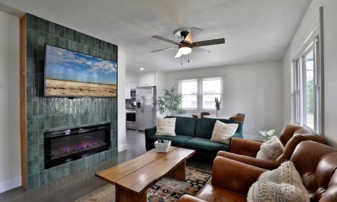 Clintonville House | Clintonville Cottage- Close to OSU & Downtown