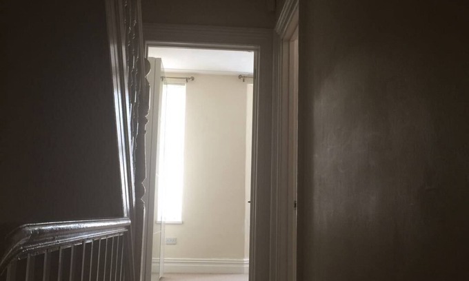 Liverpool House | Close to 3 beautiful botanic gardens and city centre