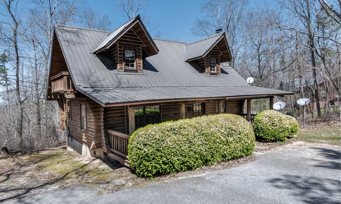 Pine Mountain Cabin | Close to all area amenities